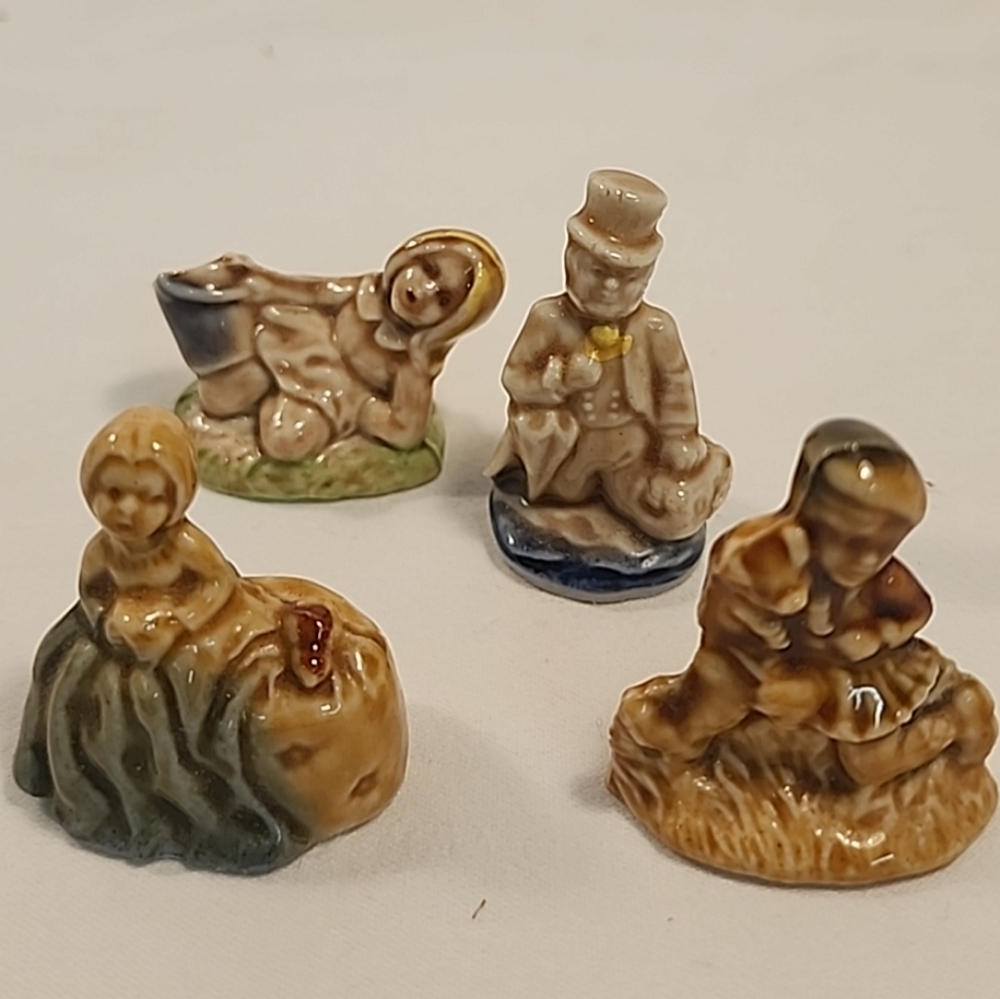 Vtg Collectible RED ROSE Tea WADE Whimsies Nursery Rhyme Figurines x 4 England